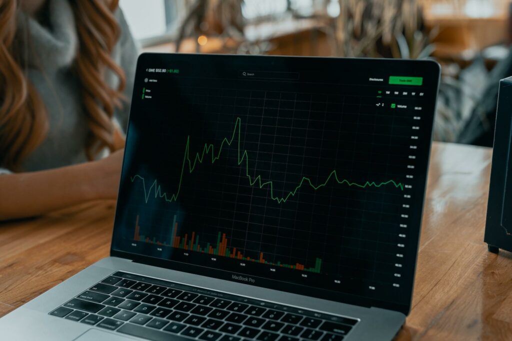 7 Factors To Consider Before Deciding When To Trade